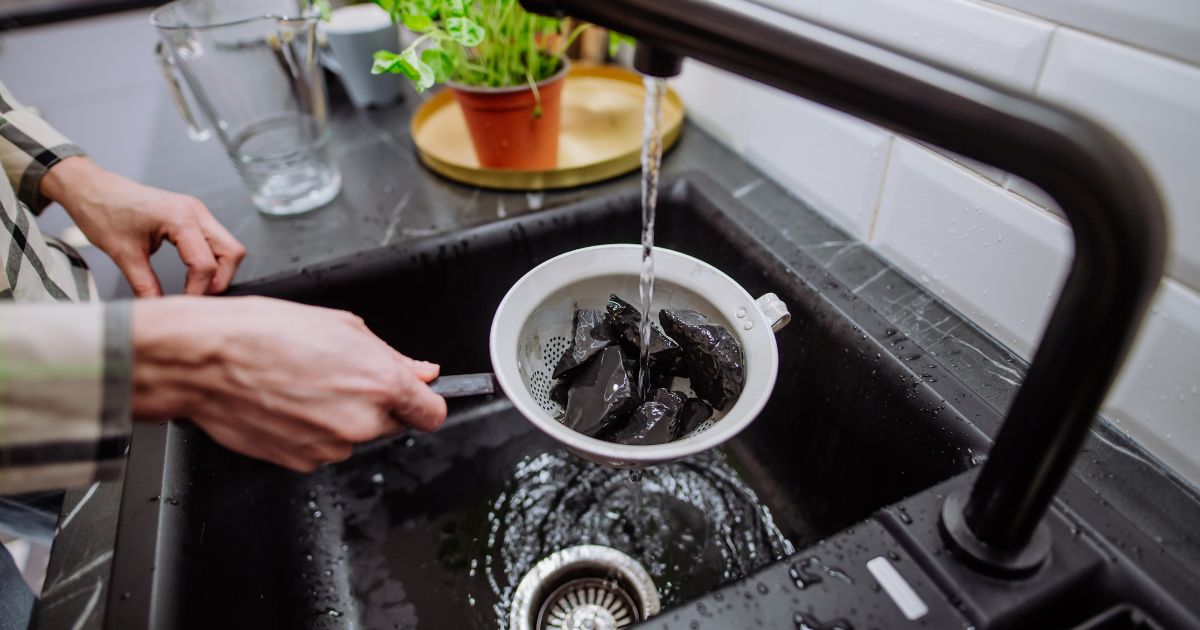 Proplachování šungitu